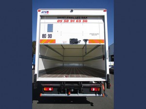 Porteur Fourgon messagerie porte relevante